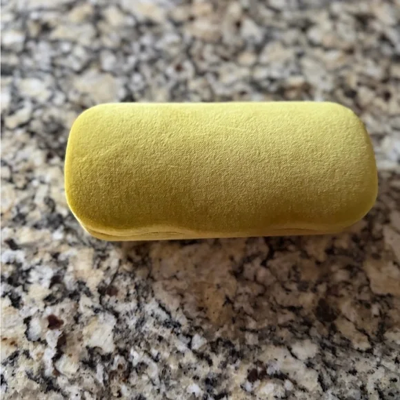 Gucci Fuchsia Sunglasses for Women - Picture 6 of 7